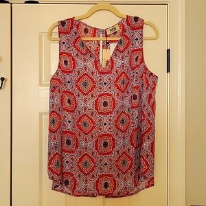 Sleeveless women's blouse